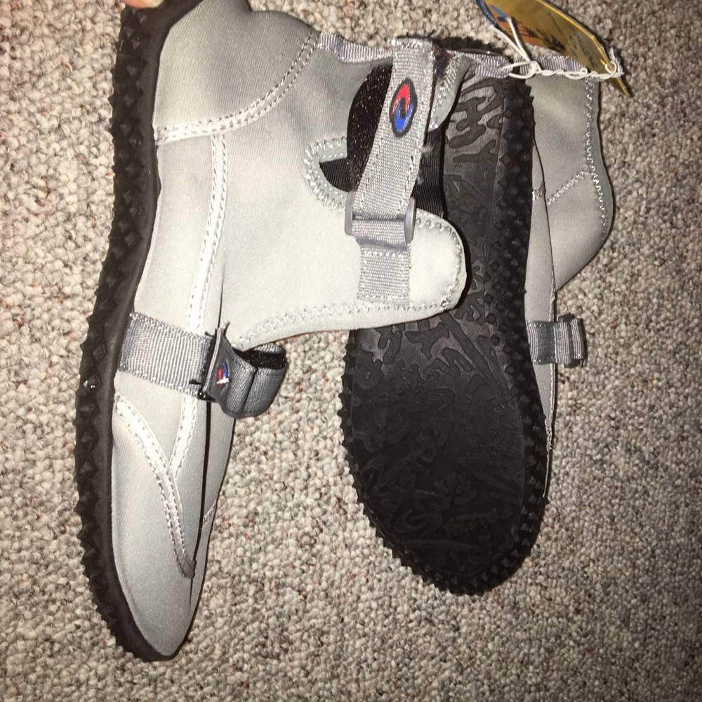 Water surf shoes